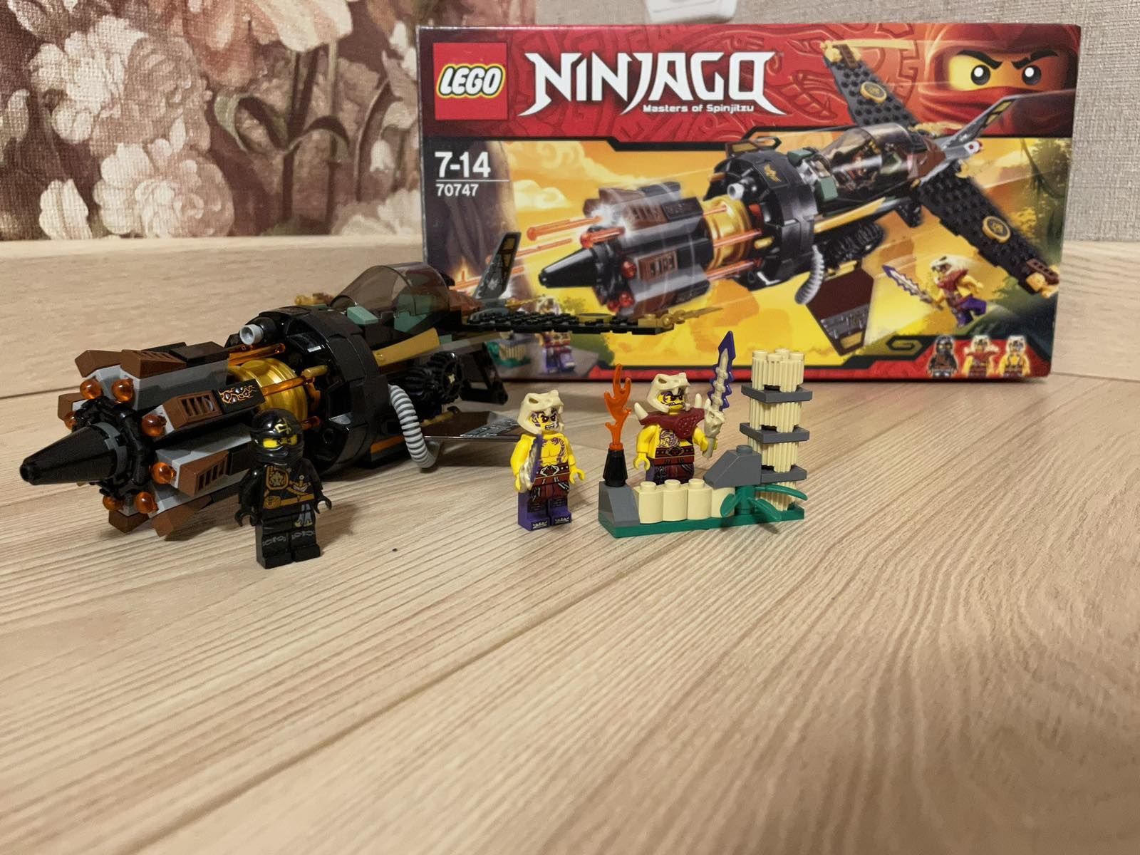 Продам Лего ниндзяго 7-14 лет