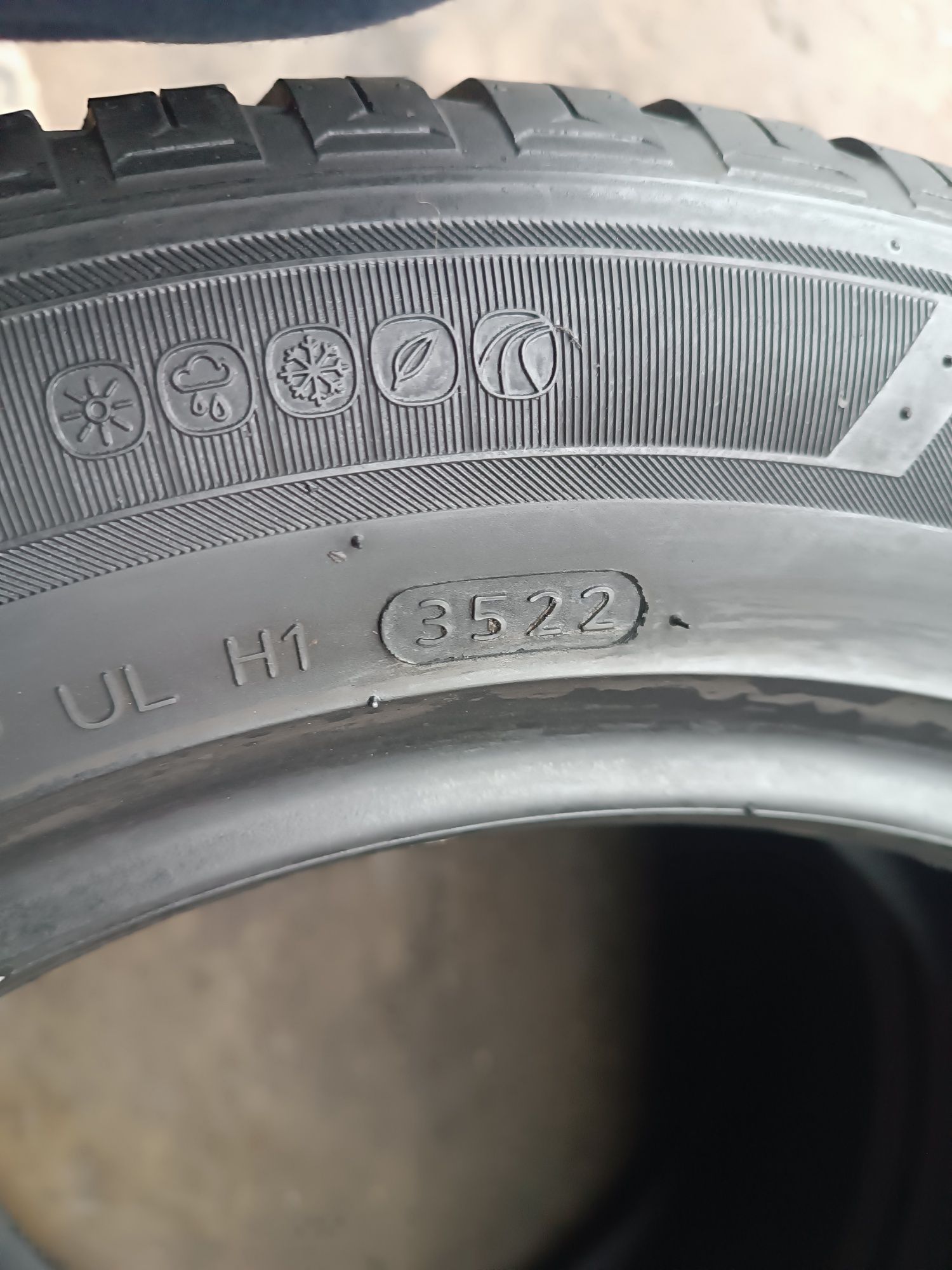 Sprzedam prawie nowe opony Hankook 205/55 r16