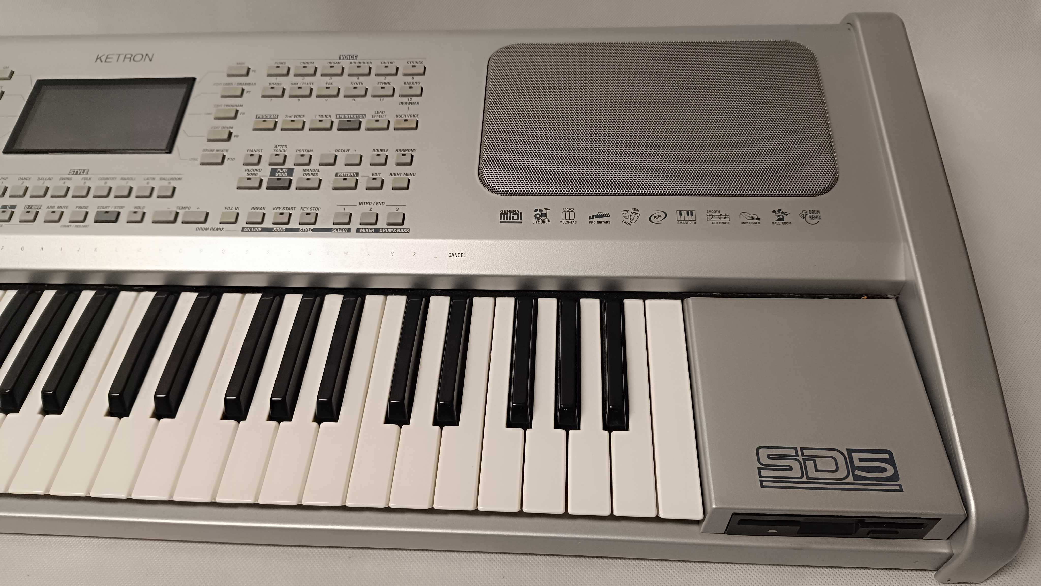 KETRON SD-5 keyboard