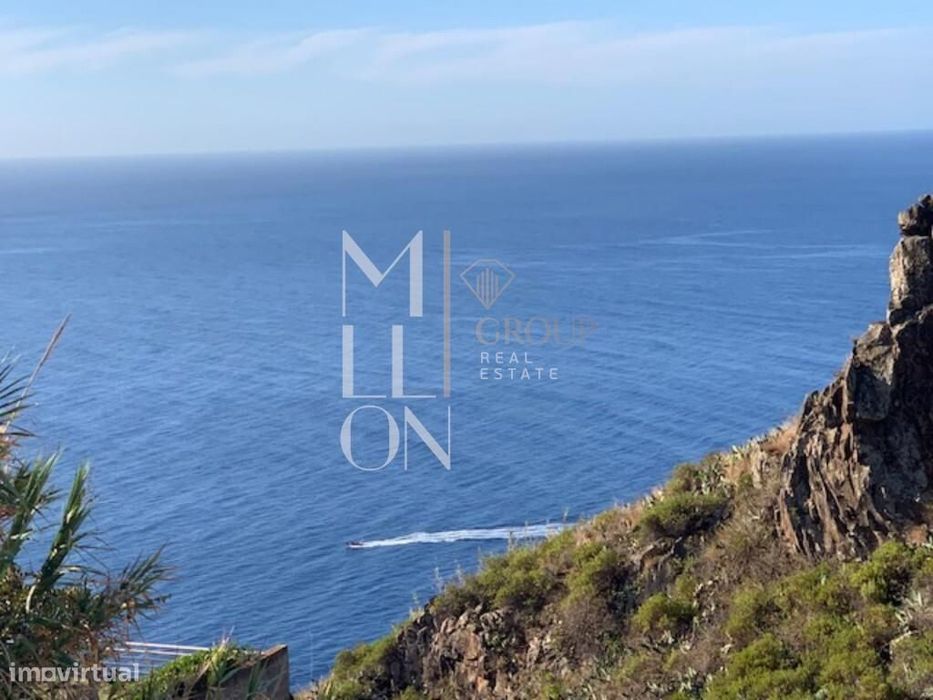 Terreno de 830m2 para construção | Vista mar | 1ª Linha do Garajau | C