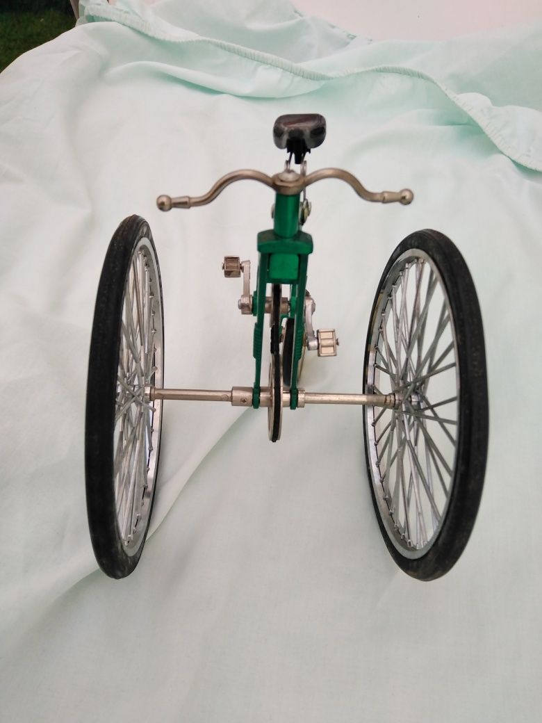 Isqueiro Formato Bicicleta com 3 rodas .