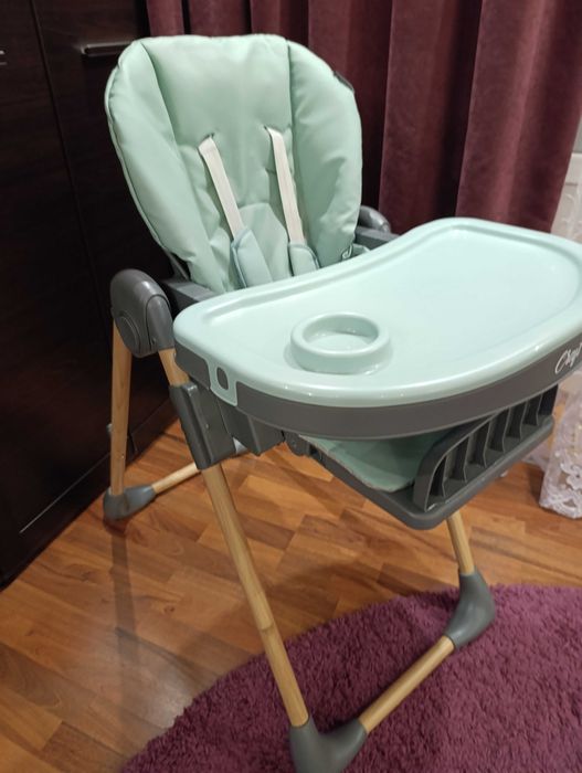 Стільчик для годування