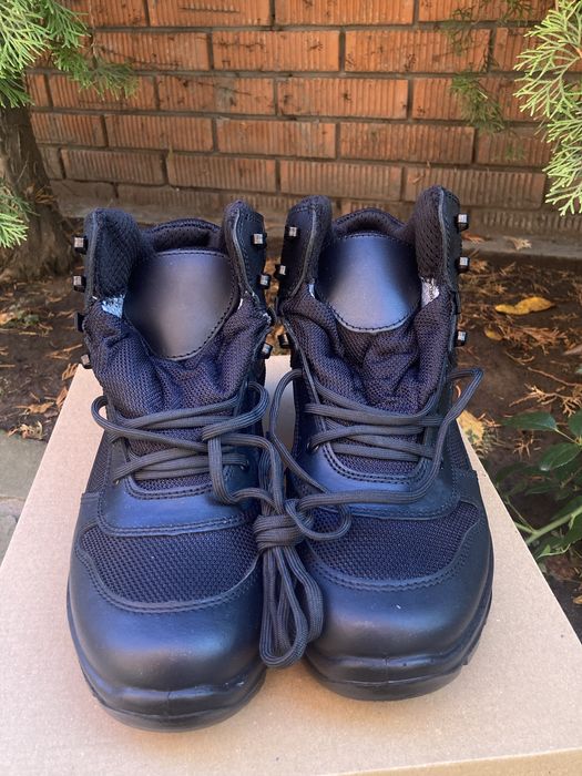 Ботінки черевики поліція