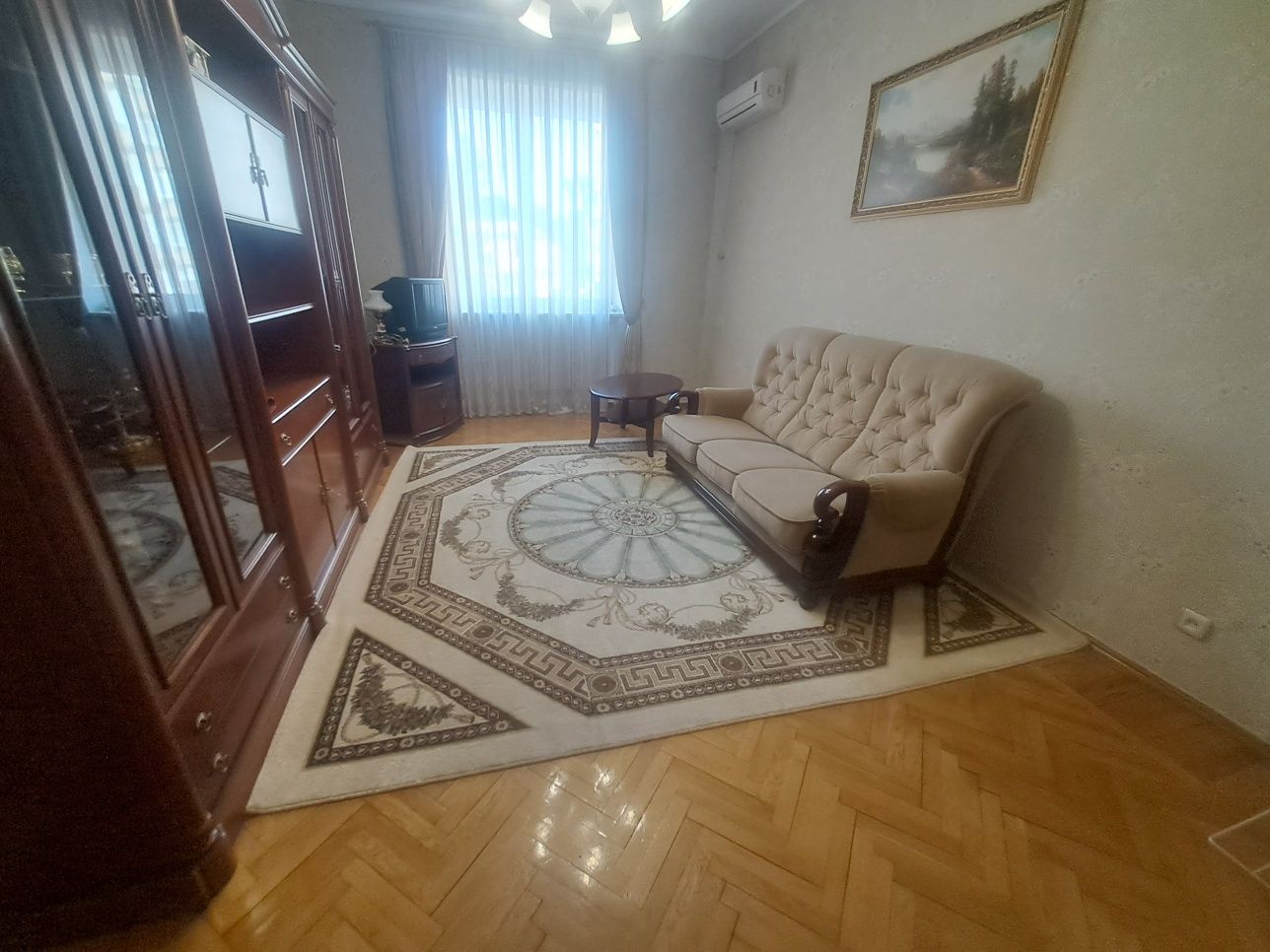 Сдам Довженко 6  Дома  Каркашадзе 3х комнвтную квартиру