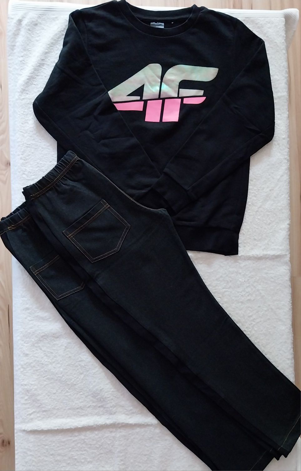 109G Bluza 4F i spodnie (getry) rozm 158