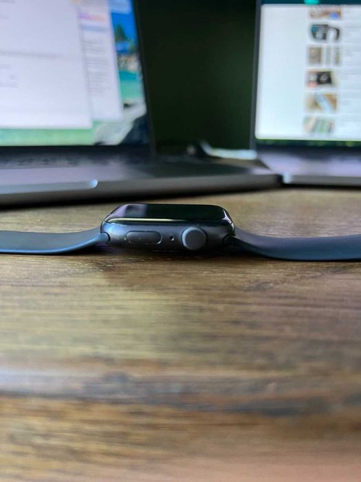 Apple Watch SE 44 мм | Зарядка + додатковий ремінець