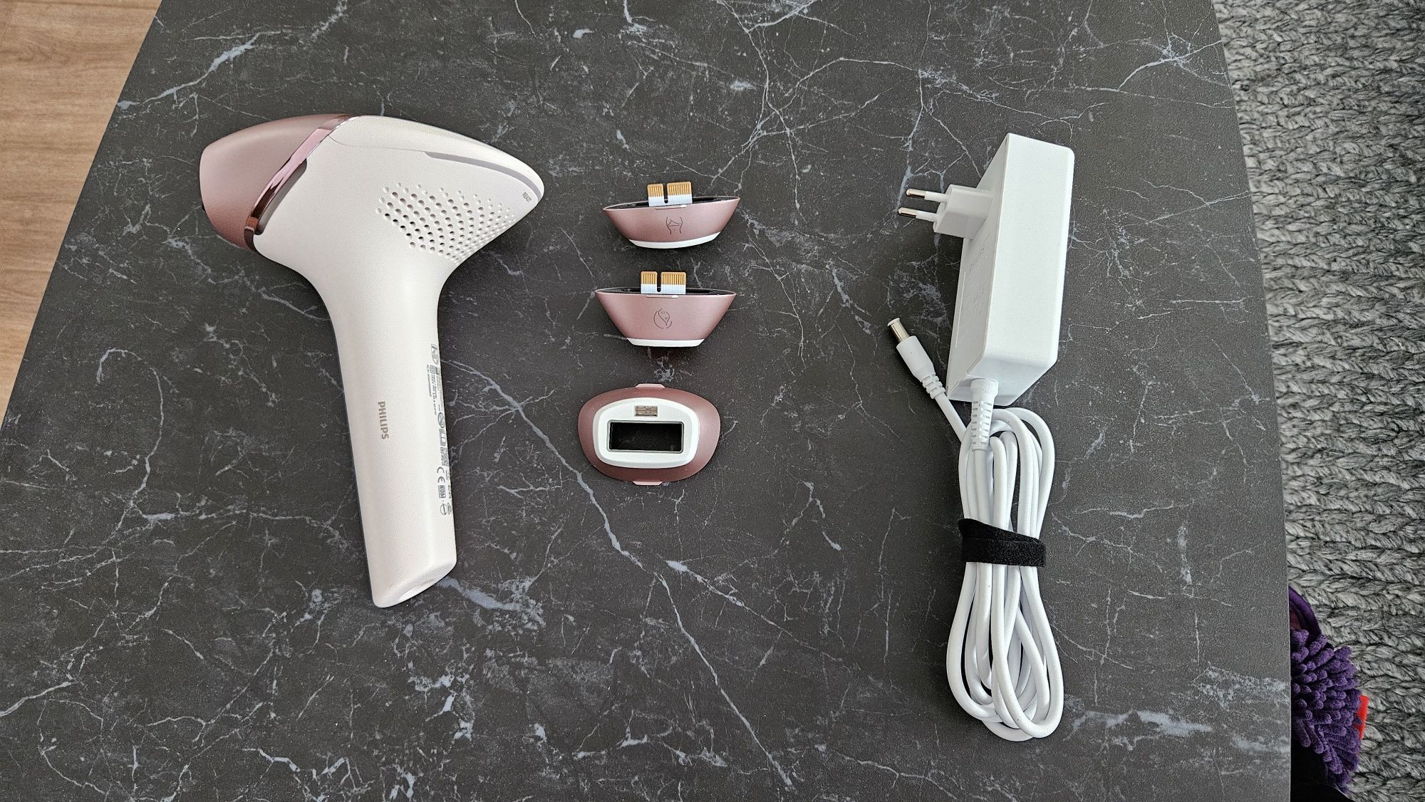 Depilator laserowy Philips Lumea 9900 IPL BRI977/00