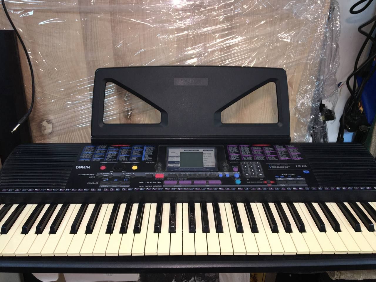 Синтезатор Yamaha PSR 220