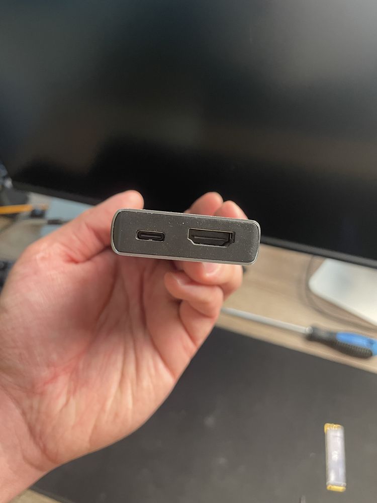 Хаб зі слотом М.2 SSD(10Gbe)