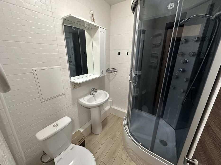 Продам 1 к кв в сталінці  Багговутівська Центр Світло не вимикають!