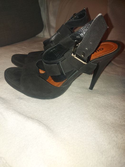 Kobiece, czarne sandałki na szpilce r. 38. F. Quazi