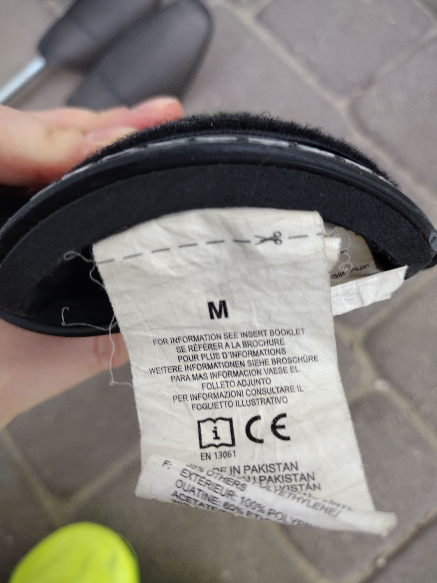 Buty do gry w piłkę korki i ochraniacze Adidas