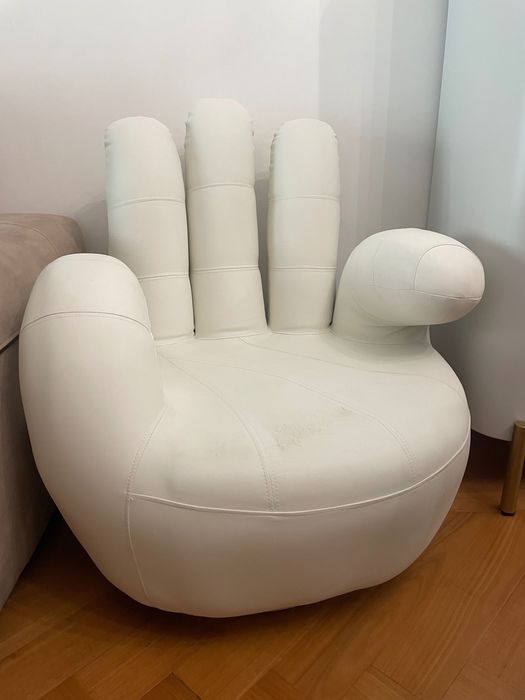 Poltrona giratória pele sintética branca