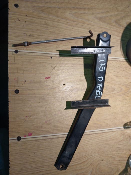 Toyota avensis t25 mocowanie akumulatora uchwyt pręt