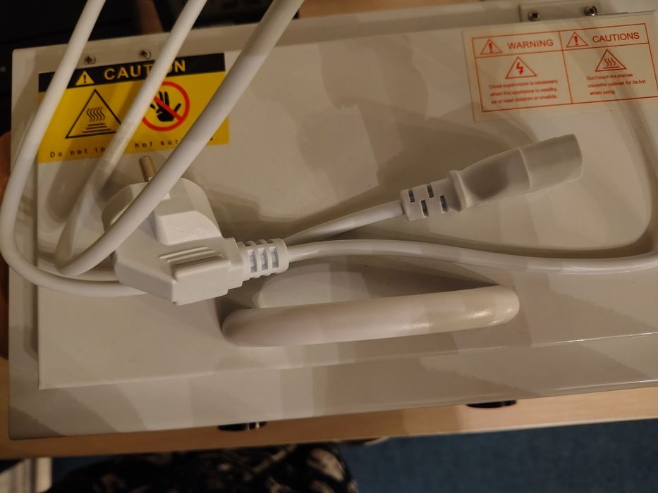 Сухожаровий шкаф