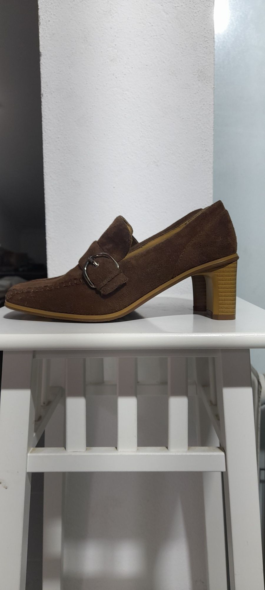 Sapatos de camurça