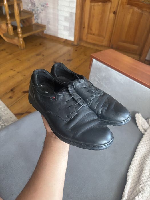 Продам туфлі шкіряні