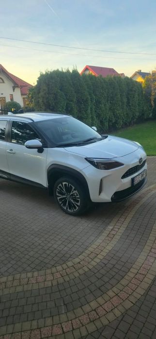Toyota Yaris Toyota Yaris Cross Hybrid marzec 2025 Executive biała perła