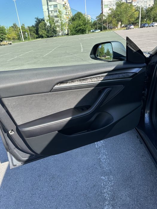 Продам Tesla model 3