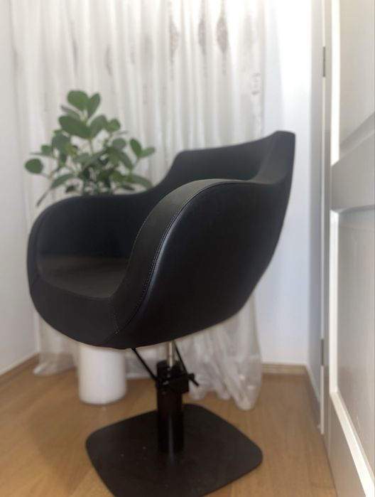 Fotel fryzjerski Ayala NOWY