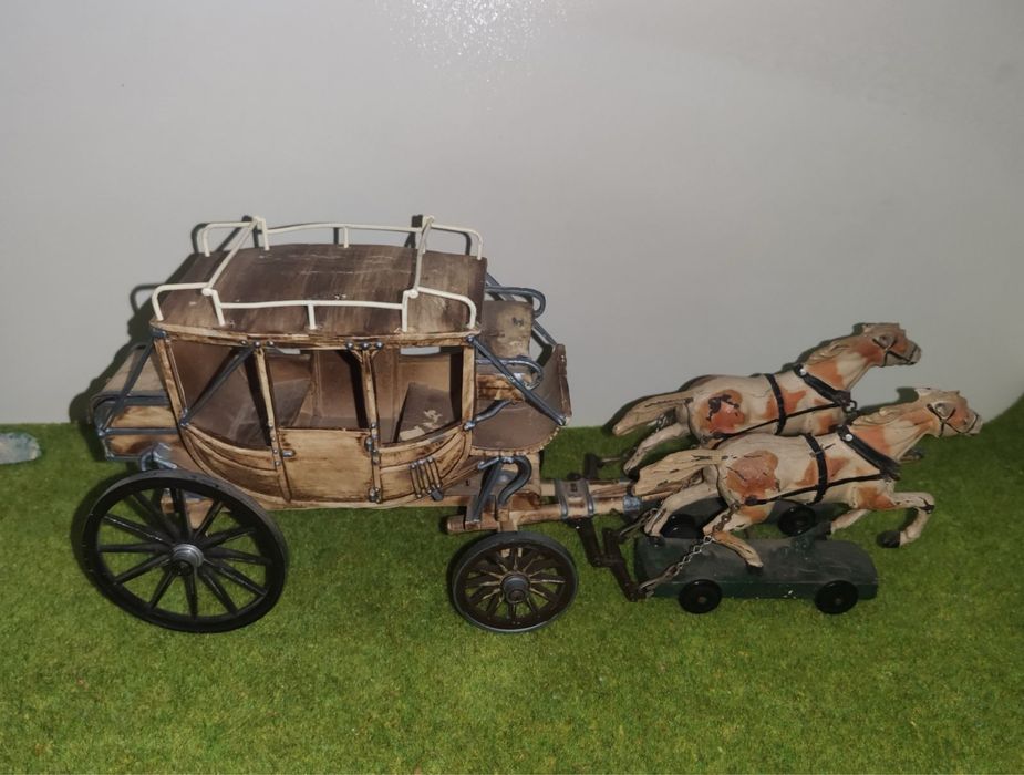 Карета Elastolin