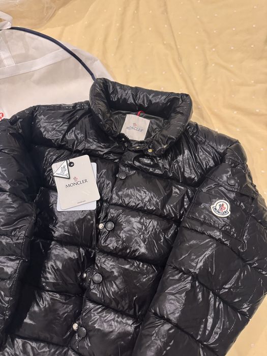 Casaco Moncler novo