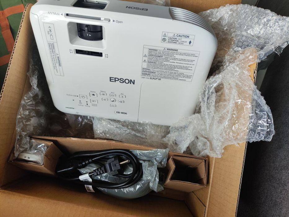 Проектор Epson EB-W06