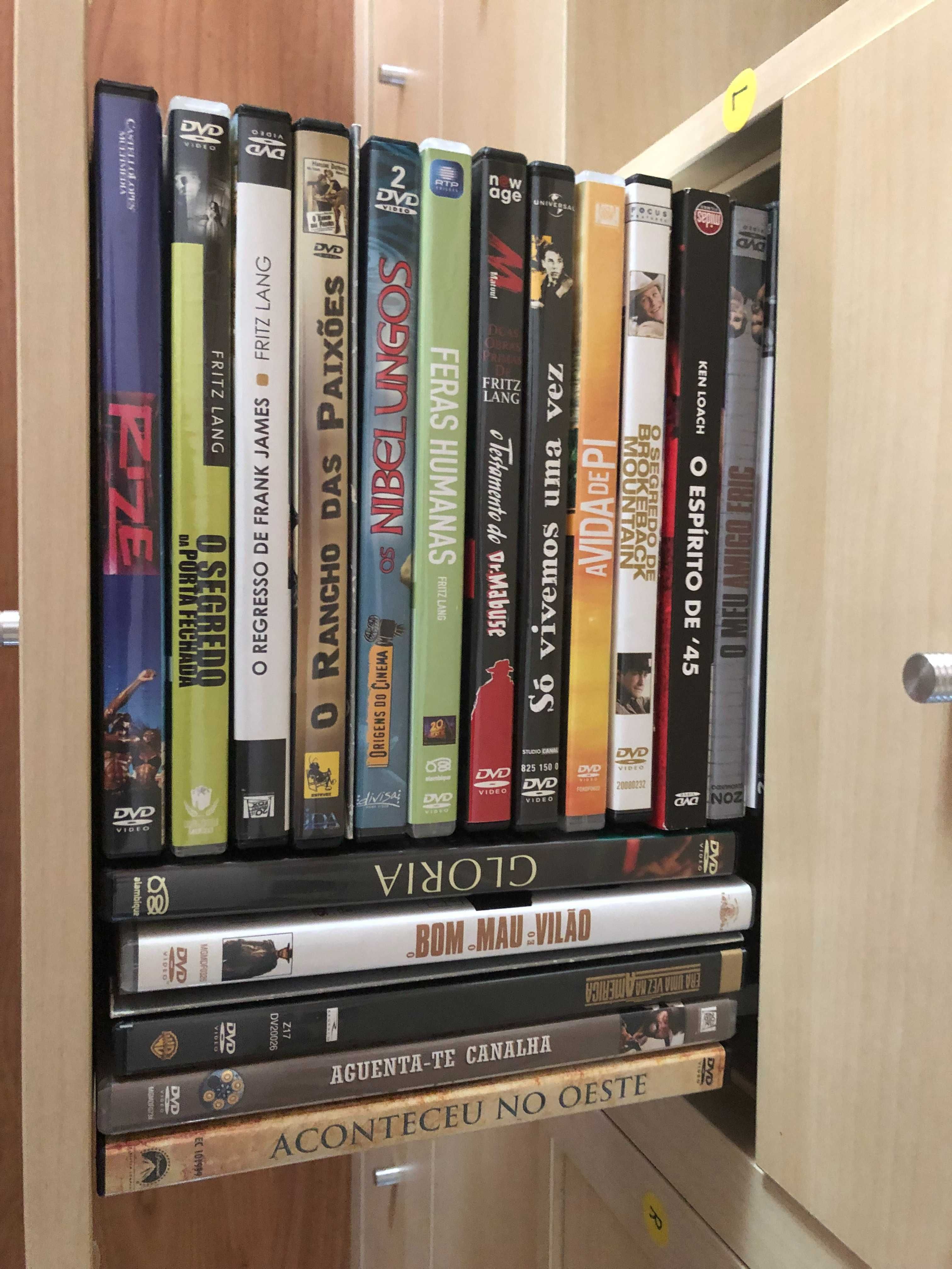 Colecção de filmes, DVD, 640