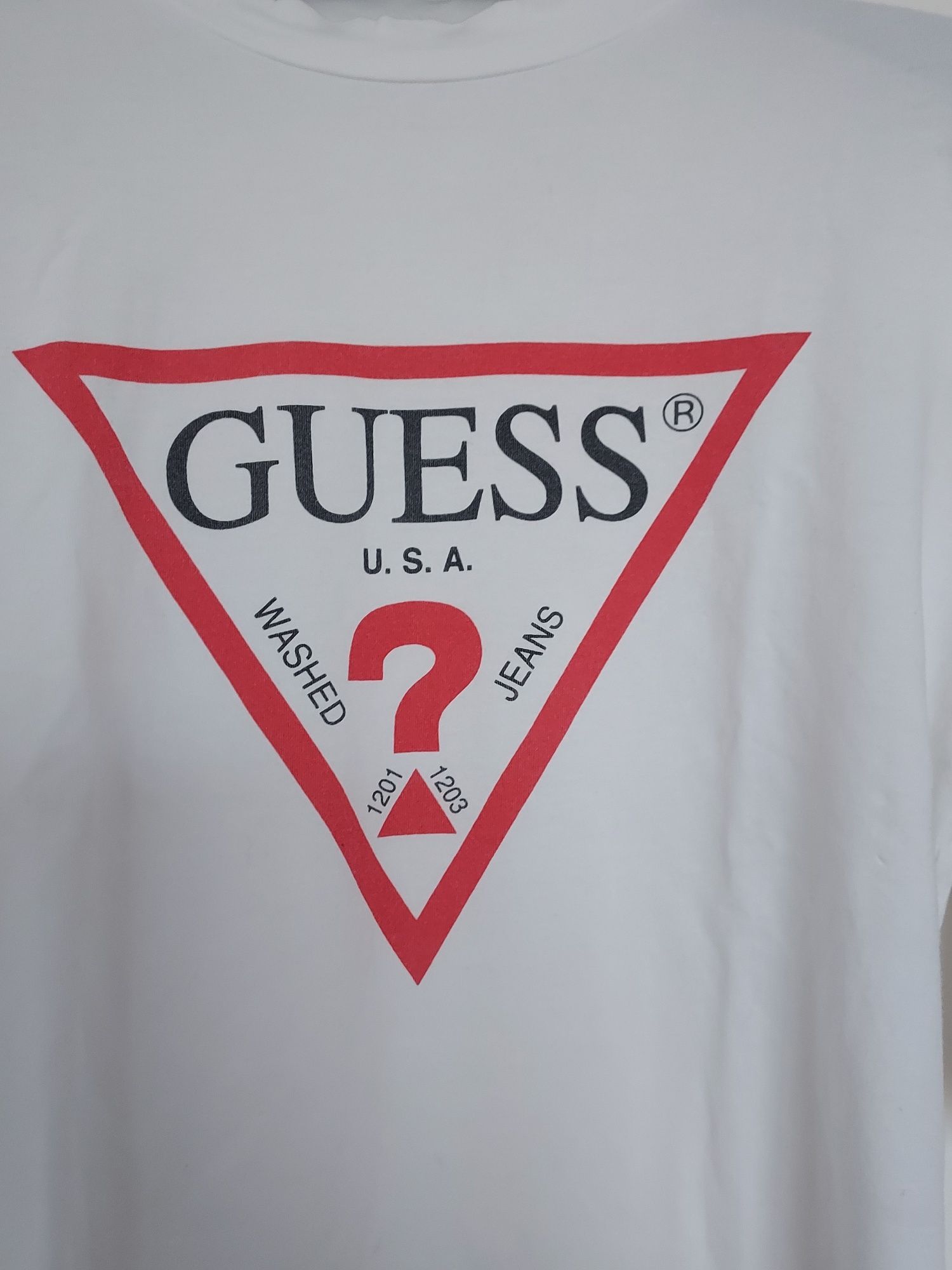 T-shirt branca GUESS