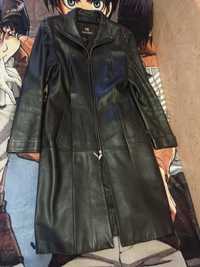 Шкіряне пальто YiLuQi, розмір L