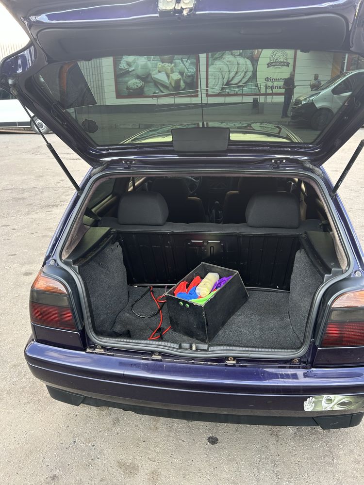 Volkswagen Golf 1995 III покоління/Тур 1Н • 1.6 МТ (101 к.с.)