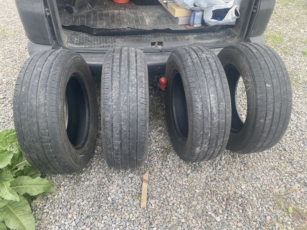 Комплект літньоі гуми на паркетник чи бус Pirelli Scorpion 215/70 R-16