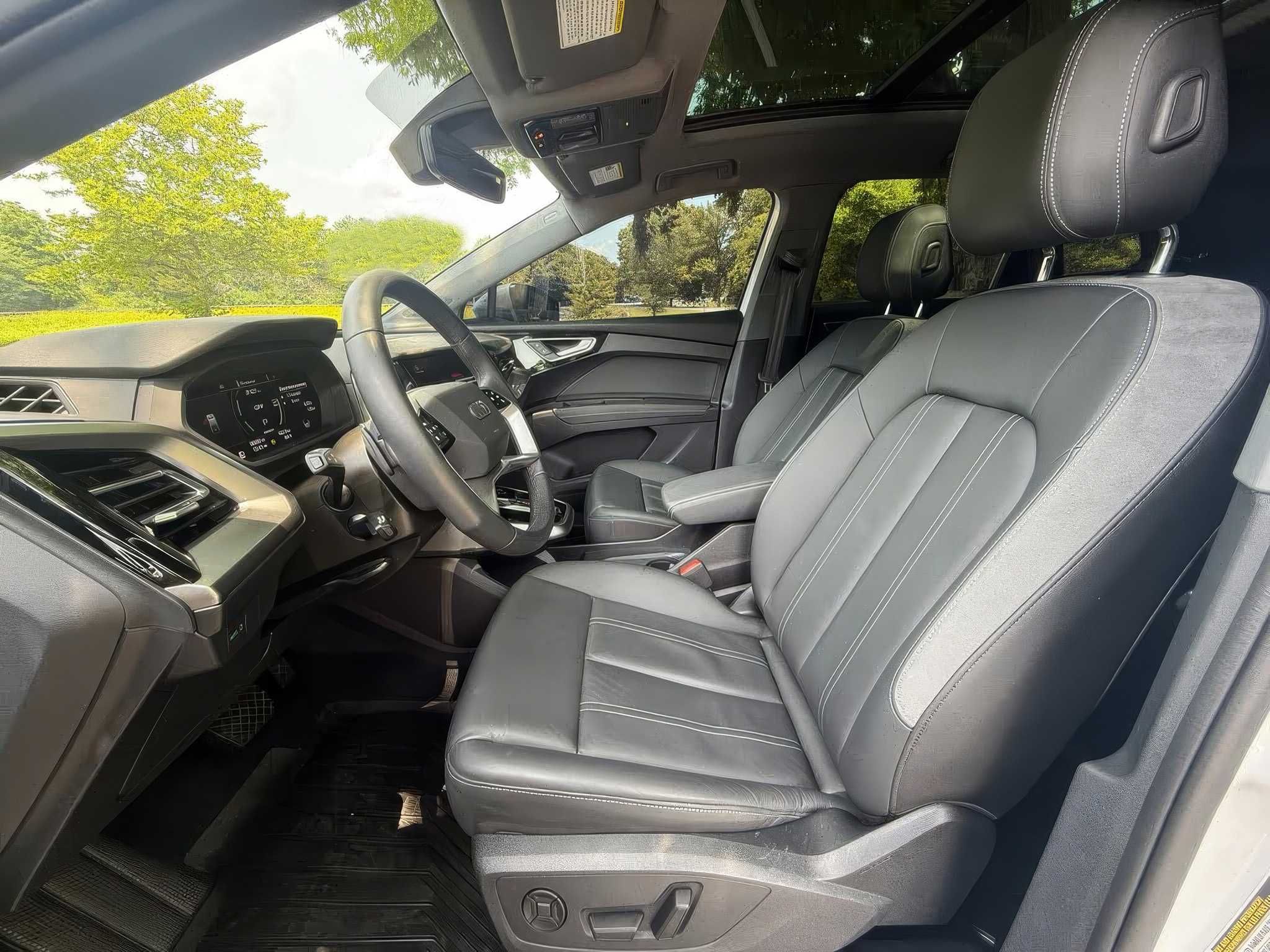 2024 Audi Q4 e-tron quattro Premium Plus 50 TFSI