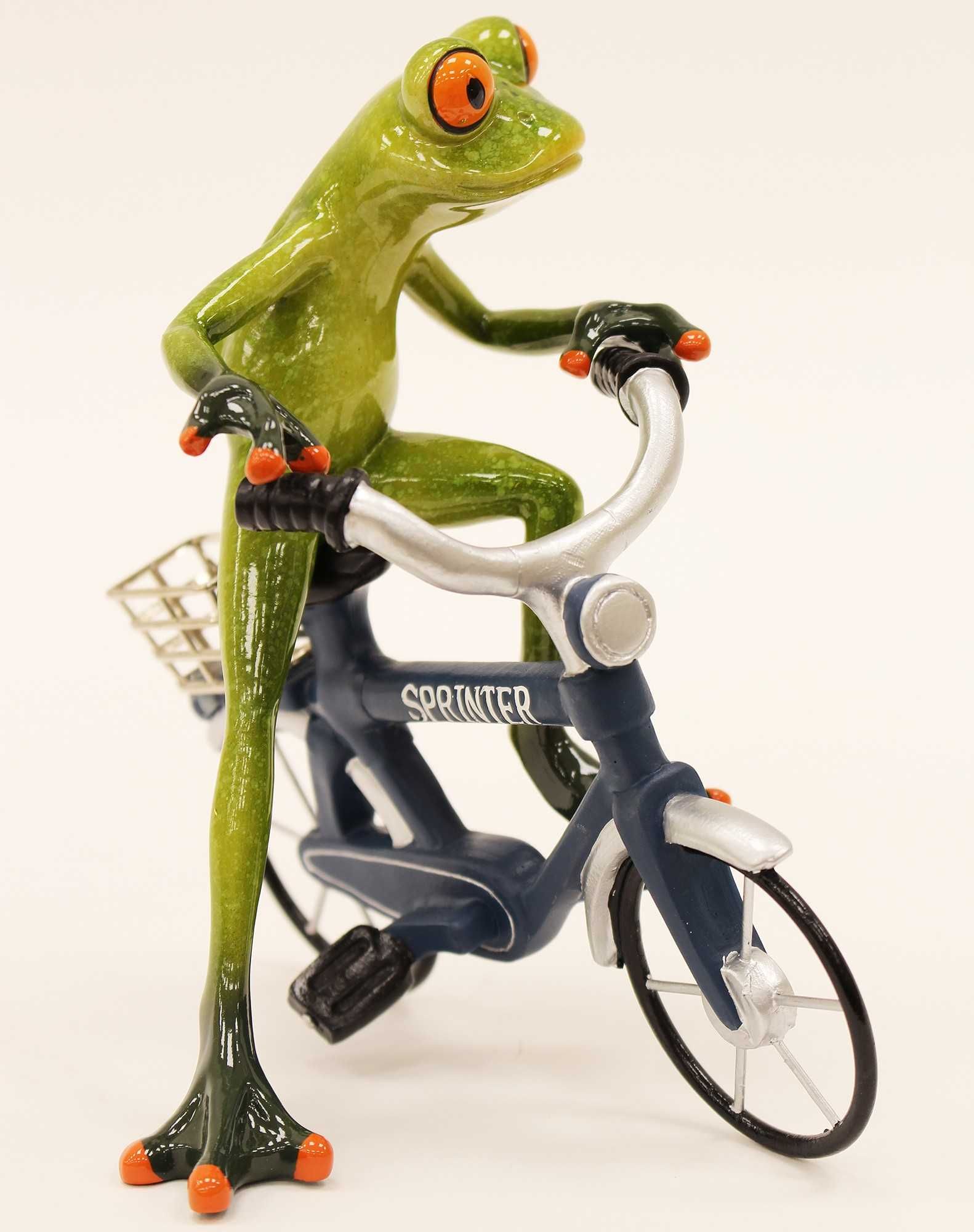 Figurka żaba na rowerze z koszykiem
