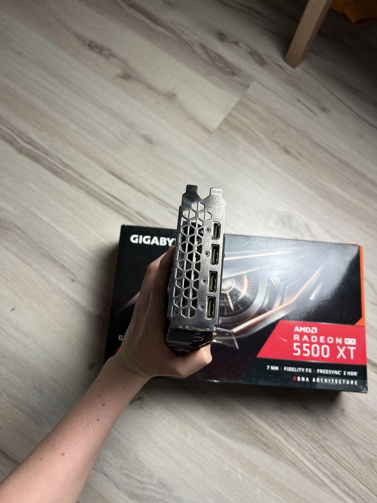 Karta graficzna Rx 5500xt 4gb gigabyte