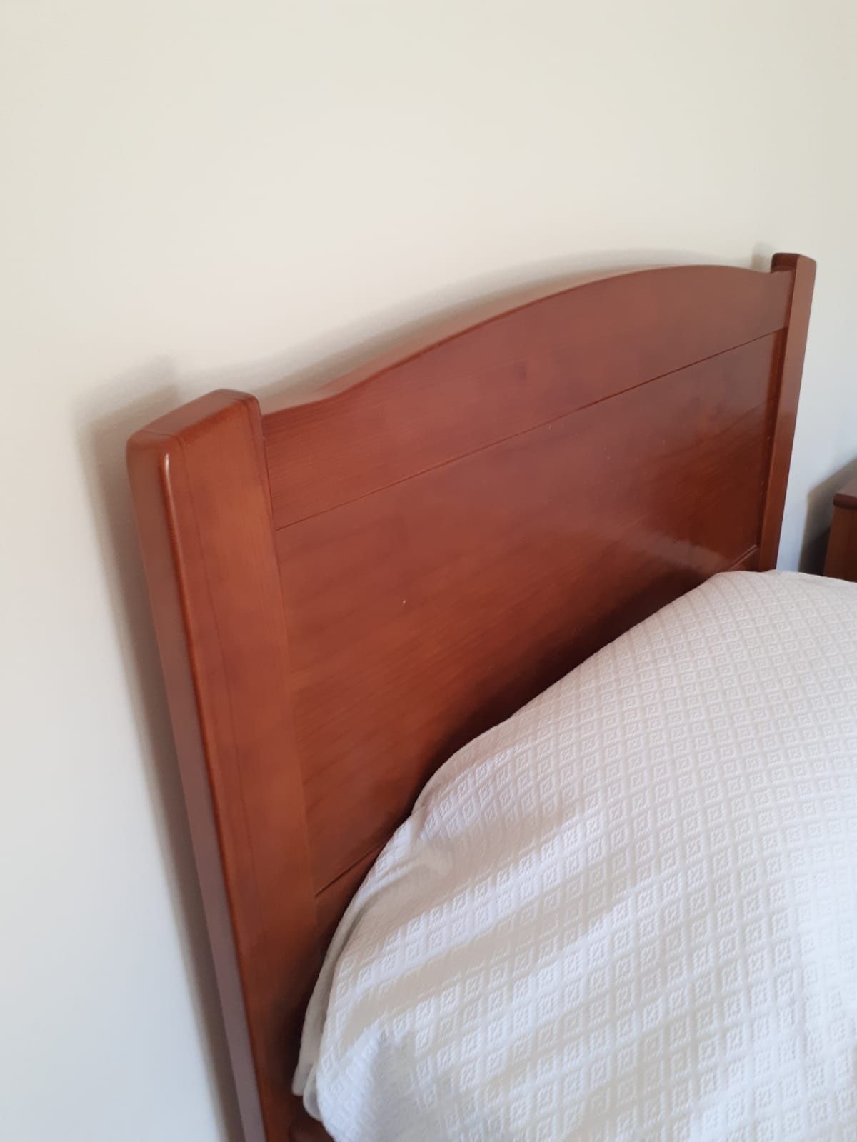 Cama de solteiro pinho