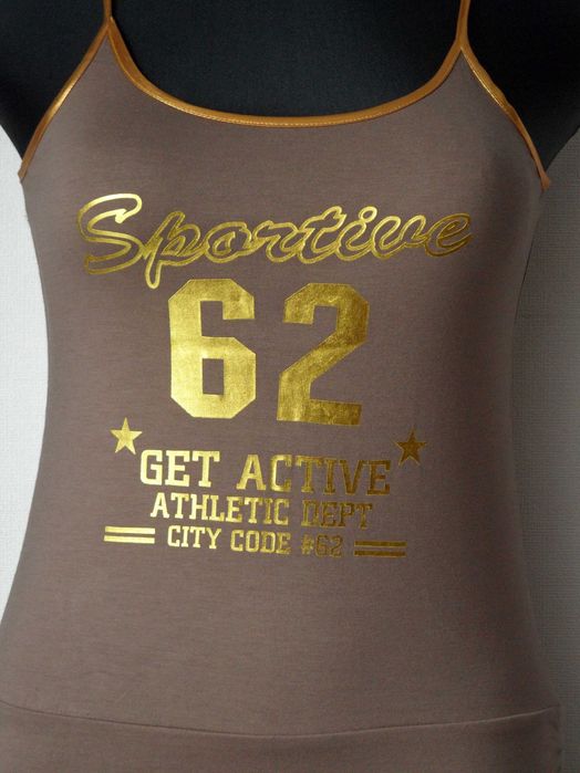 Bluzka O&L top cappuccino na złotych ramiączkach ze złotą grafiką L/XL