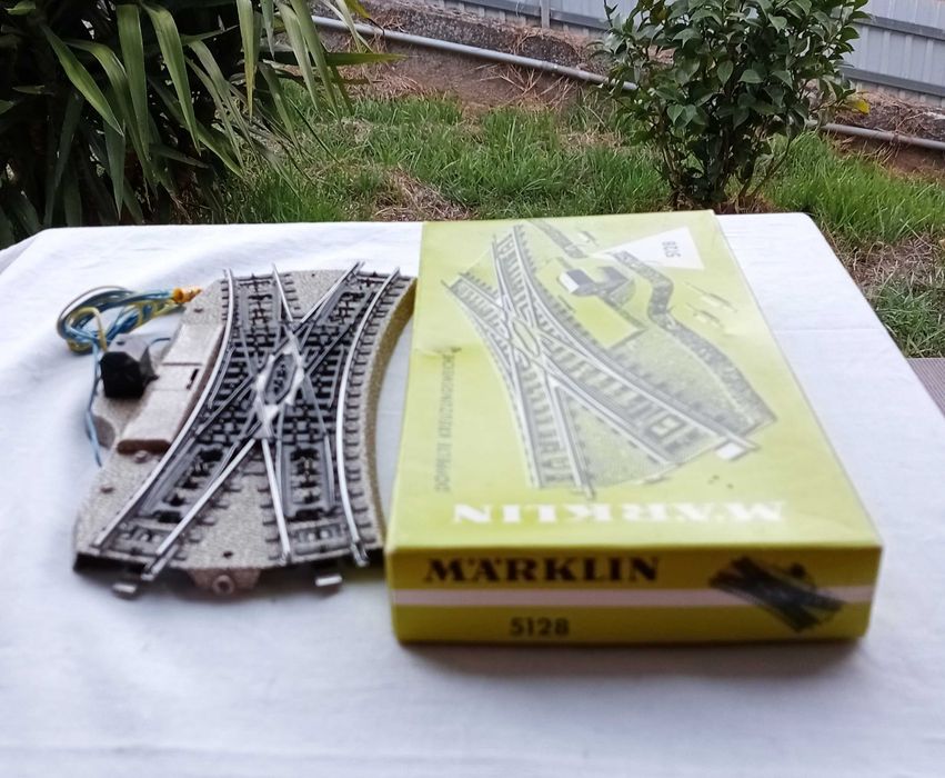 MARKLIN 5128, Cruzamento eléctrico em caixa original