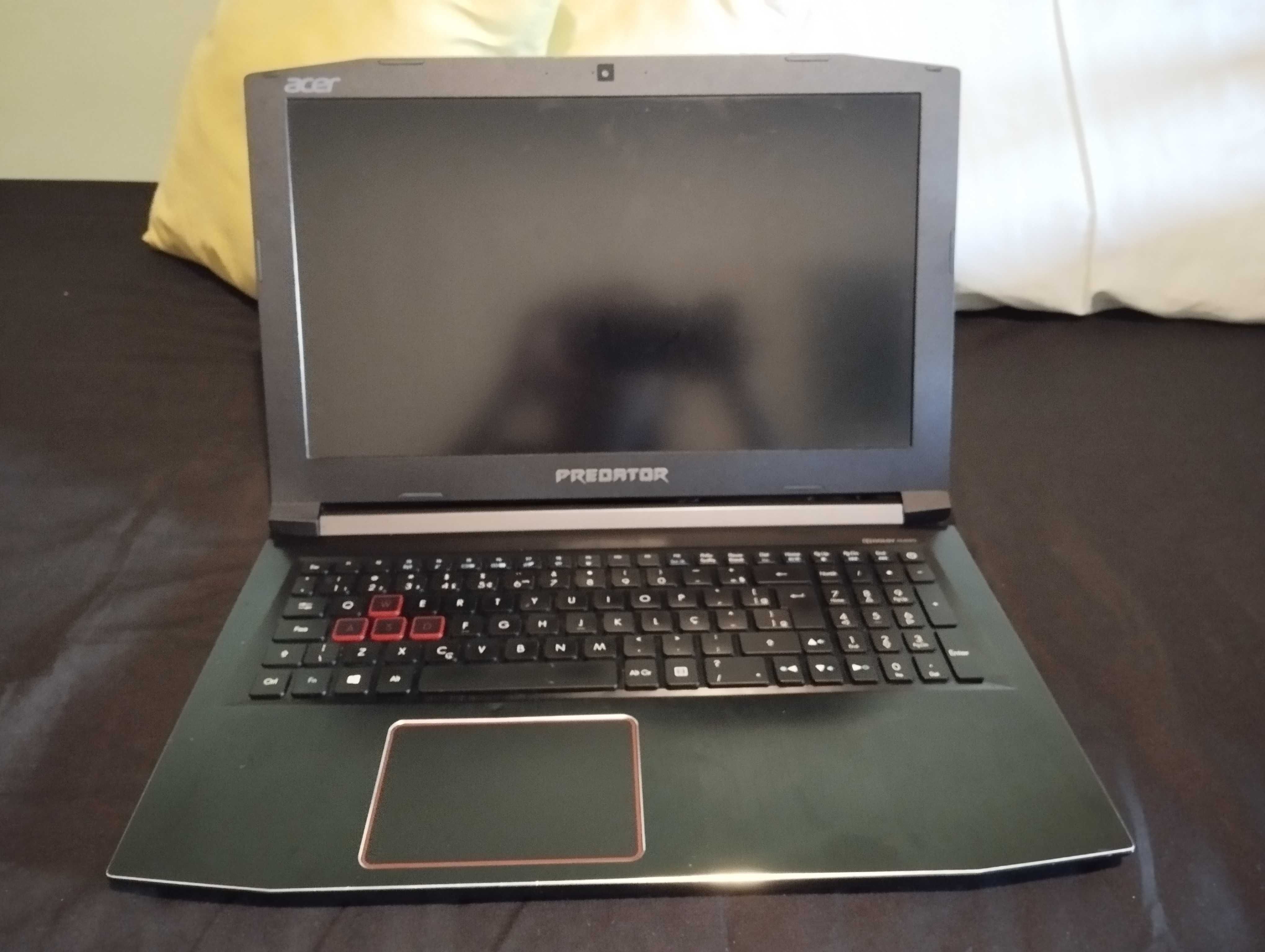 Portátil Gamer Acer Predator Helios 300