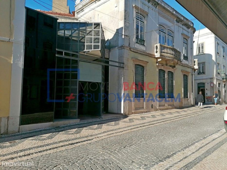 Prédio para serviços Santarém