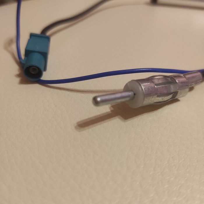 Антенний адаптер 1524-03 Audi/Mercedes/Seat/Skoda/VW/Renault (aktiv)