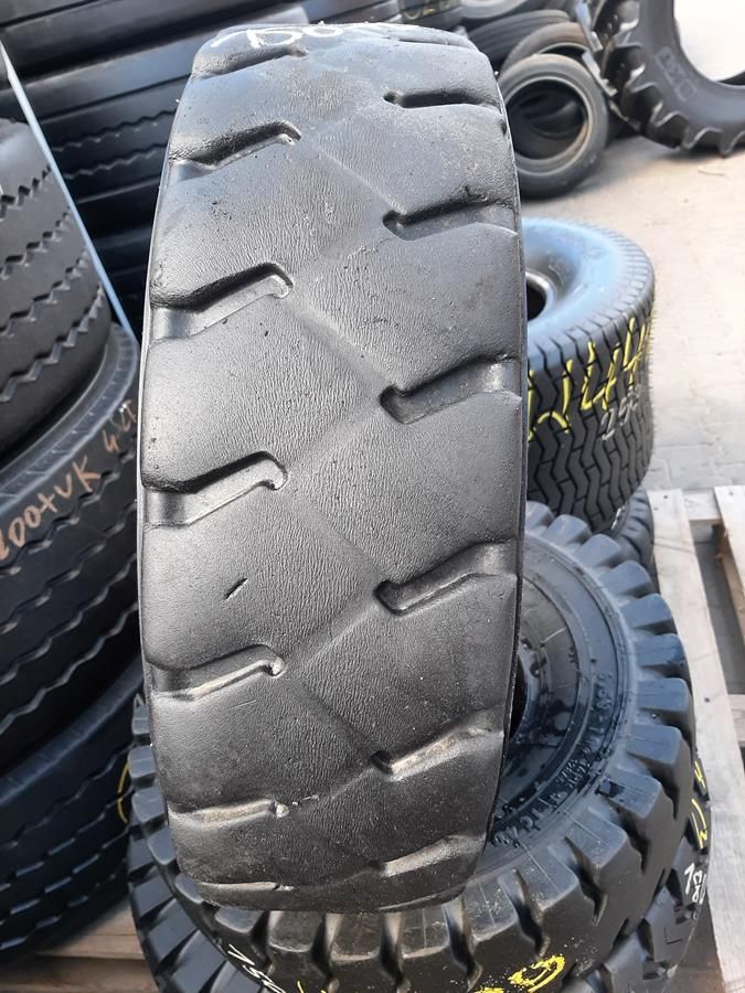 Opona używana przemysłowa 7.00-12 7.00R12 BKT HD RIM 150zł W4414