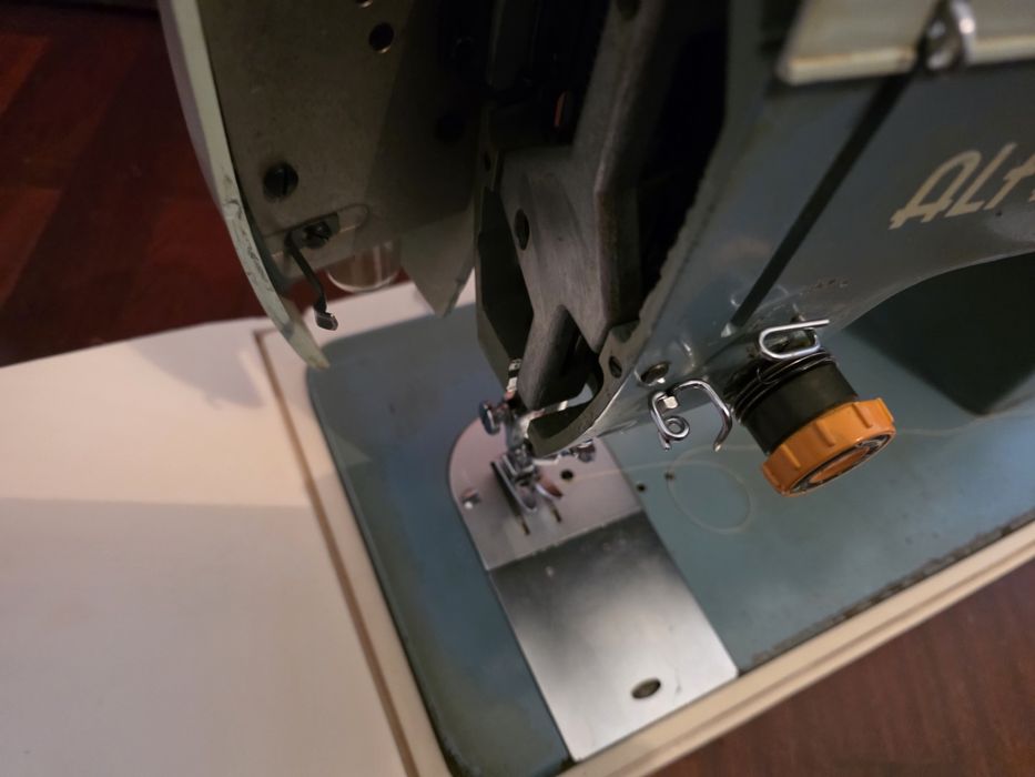 Maquina de costura Alfa 109 portátil