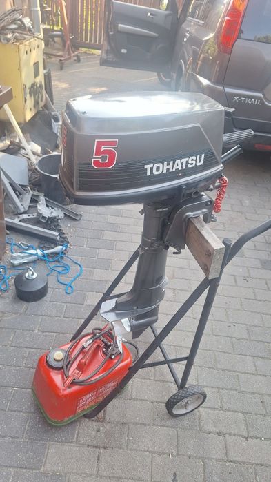 Silnik zaburtowtowy Tohatsu 5 KM,zbiornik z linią paliwową.