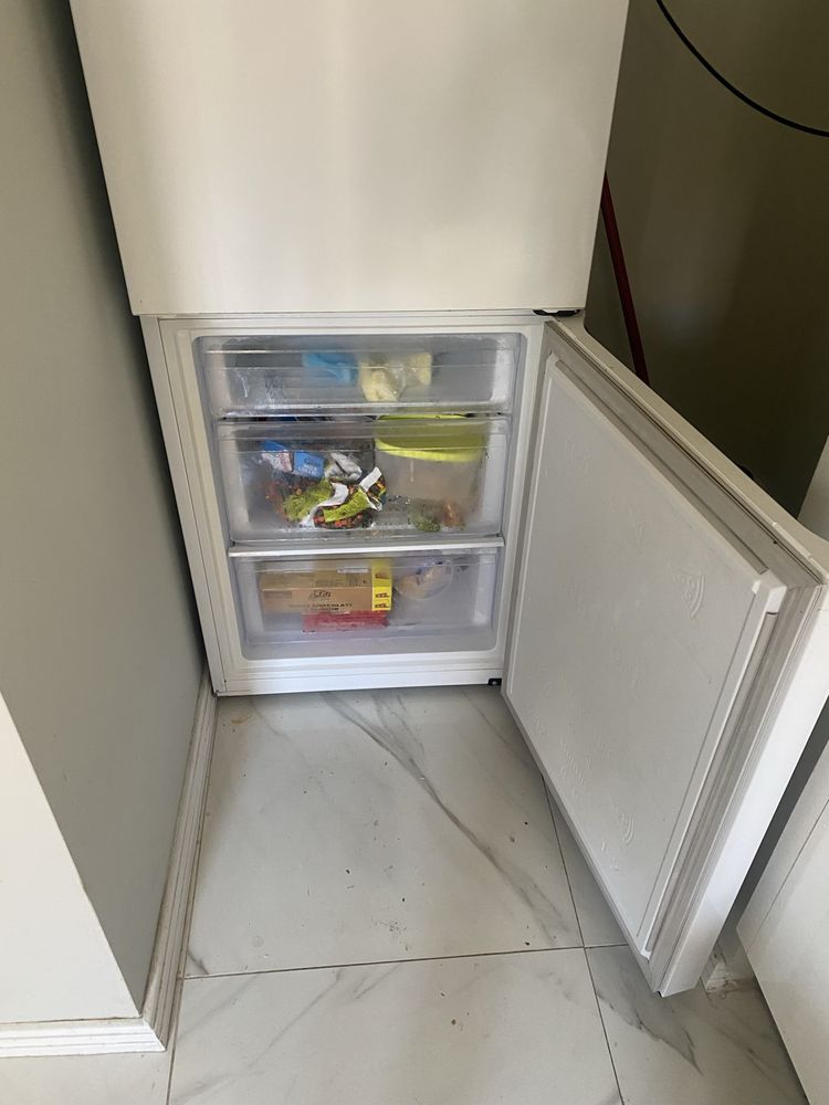 Frigorífico com congelador Samsung, excelente estado