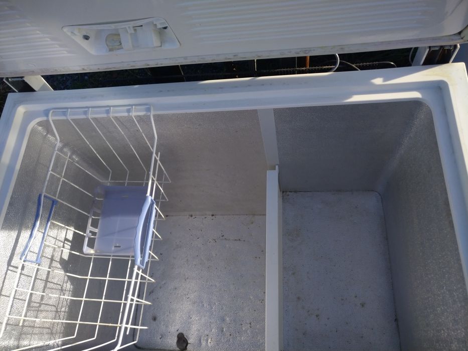 Duźa zamrażarka skrzyniową 260 l