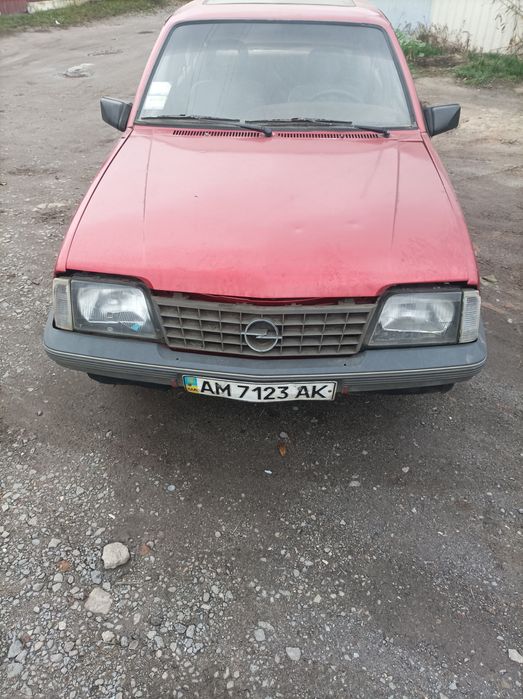 Opel  Ascona 1987 1.6 бензин