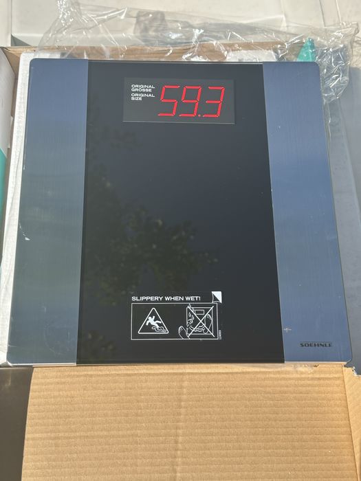 Продам нові напольні ваги Soehnle 63536.