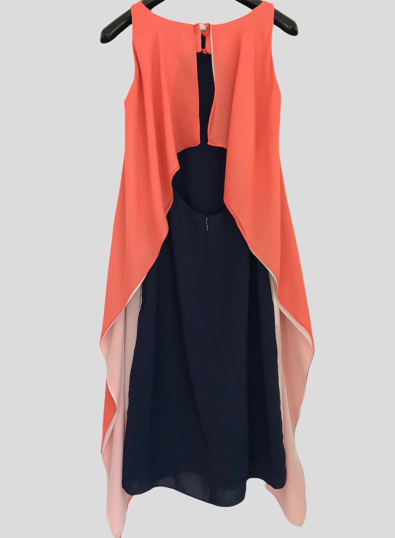 BCBG MAXAZRIA шелковое платье.