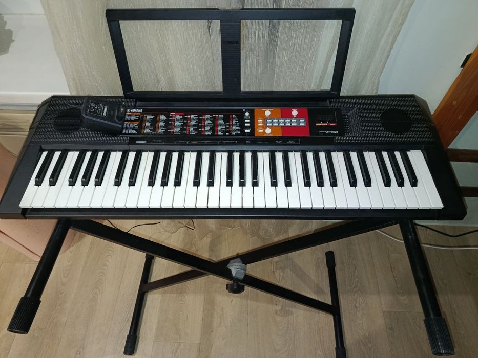 Синтезатор Yamaha PSR-F51